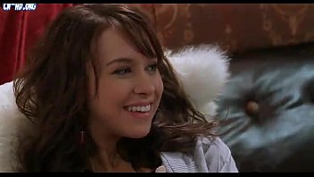 lacey chabert - slightly single in.