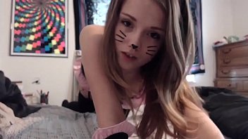 Kinky Kitty plays on Webcam - mycamgirls365.com